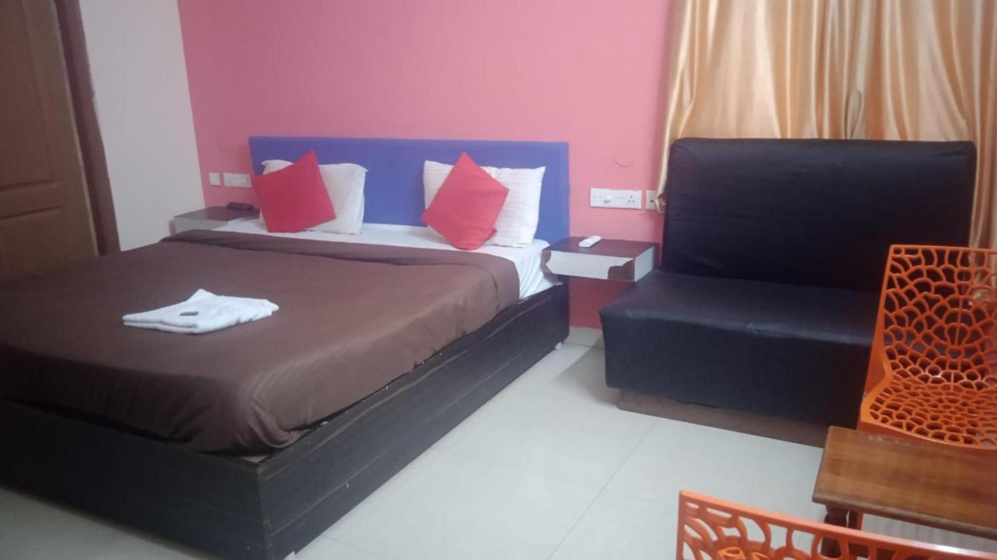 Goroomgo Blue Bell Bhubaneswar - Well Decorated Room -Wifi And Parking Facilities Available 外观 照片