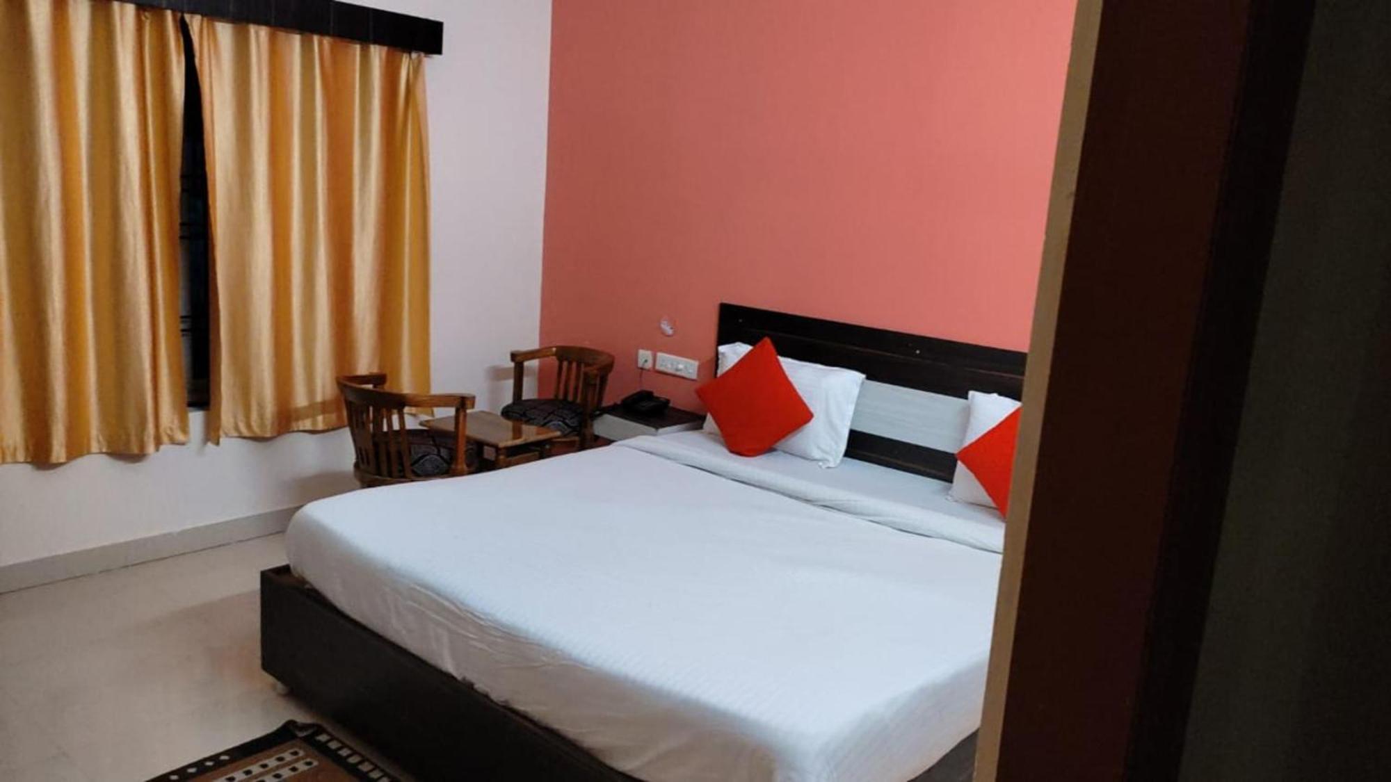 Goroomgo Blue Bell Bhubaneswar - Well Decorated Room -Wifi And Parking Facilities Available 外观 照片