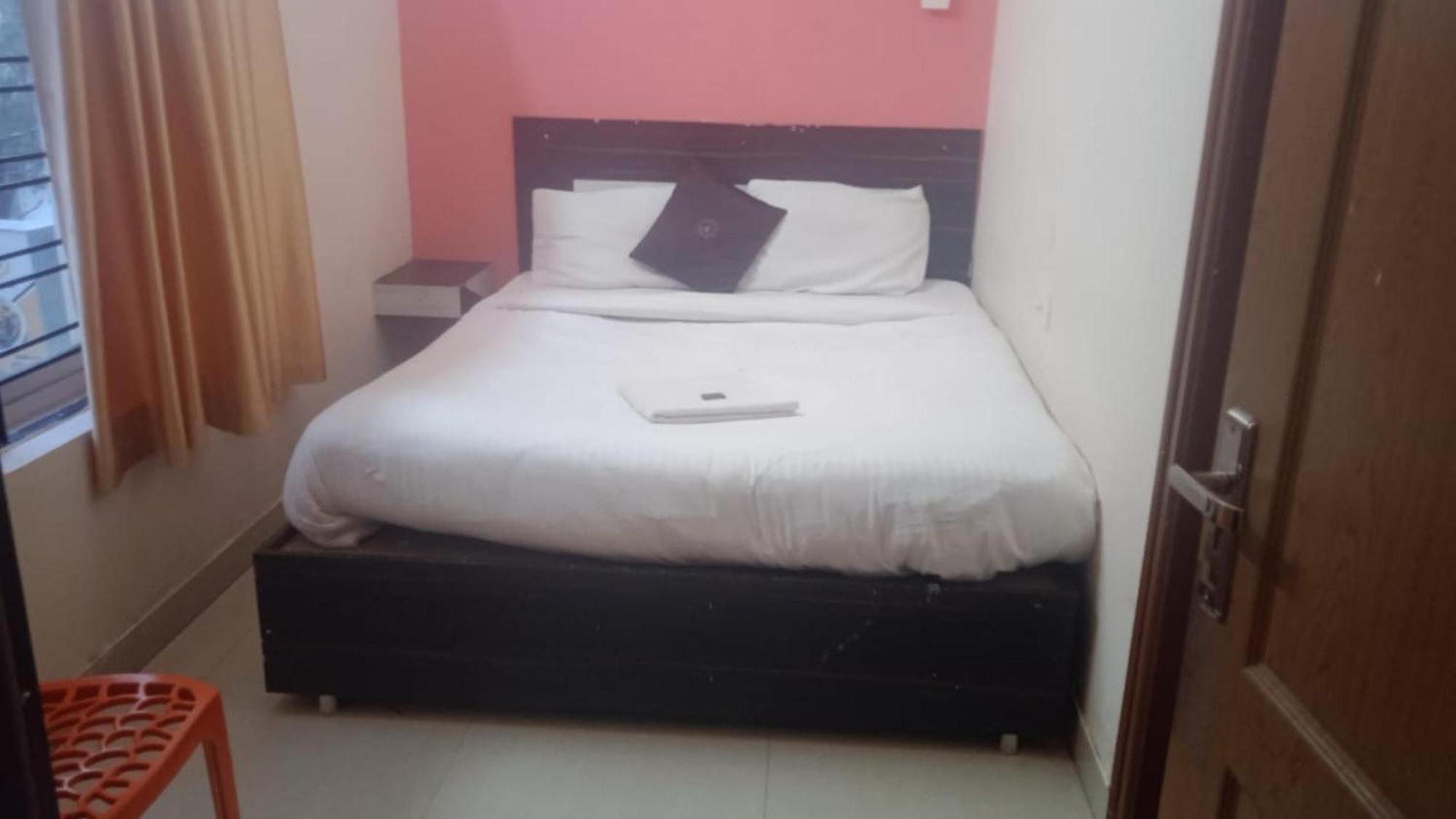 Goroomgo Blue Bell Bhubaneswar - Well Decorated Room -Wifi And Parking Facilities Available 外观 照片