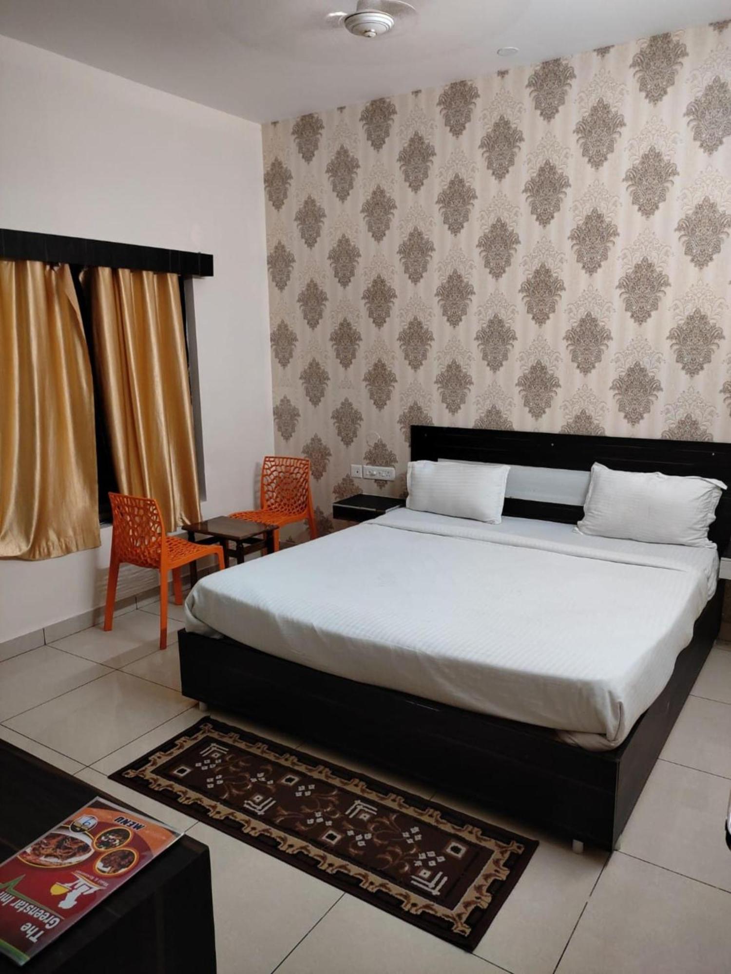 Goroomgo Blue Bell Bhubaneswar - Well Decorated Room -Wifi And Parking Facilities Available 外观 照片
