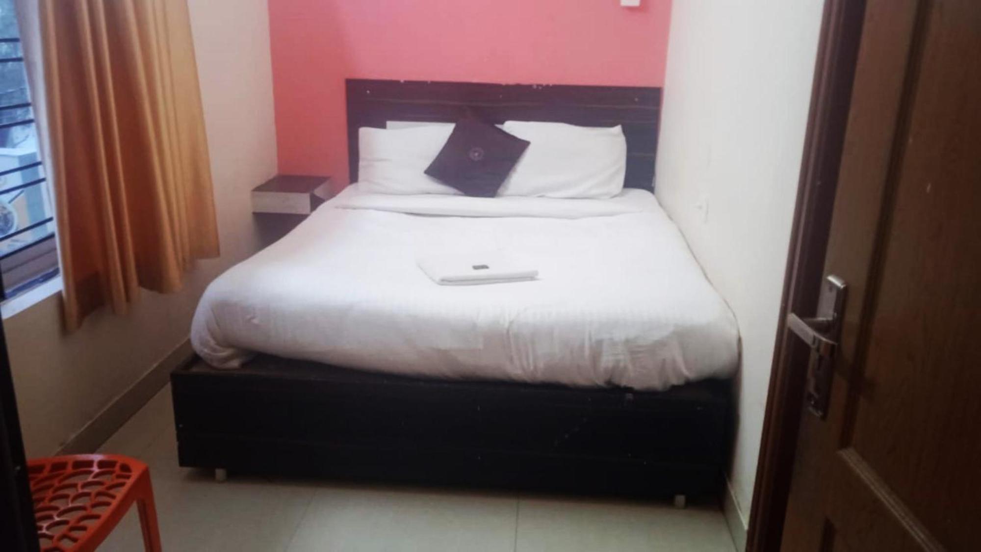 Goroomgo Blue Bell Bhubaneswar - Well Decorated Room -Wifi And Parking Facilities Available 外观 照片